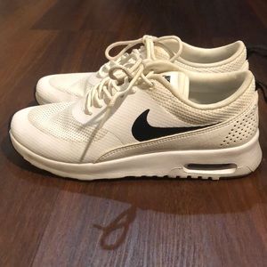 ✨SOLD✨Nike Air Max Thea Sneakers